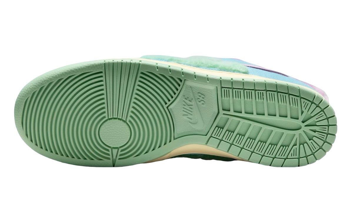 Verdy x Nike SB Dunk Low Visty