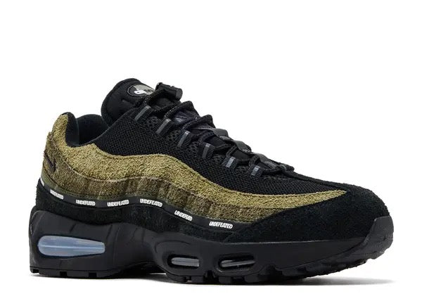 Undefeated x Nike Air Max 95 Medium Olive / Black