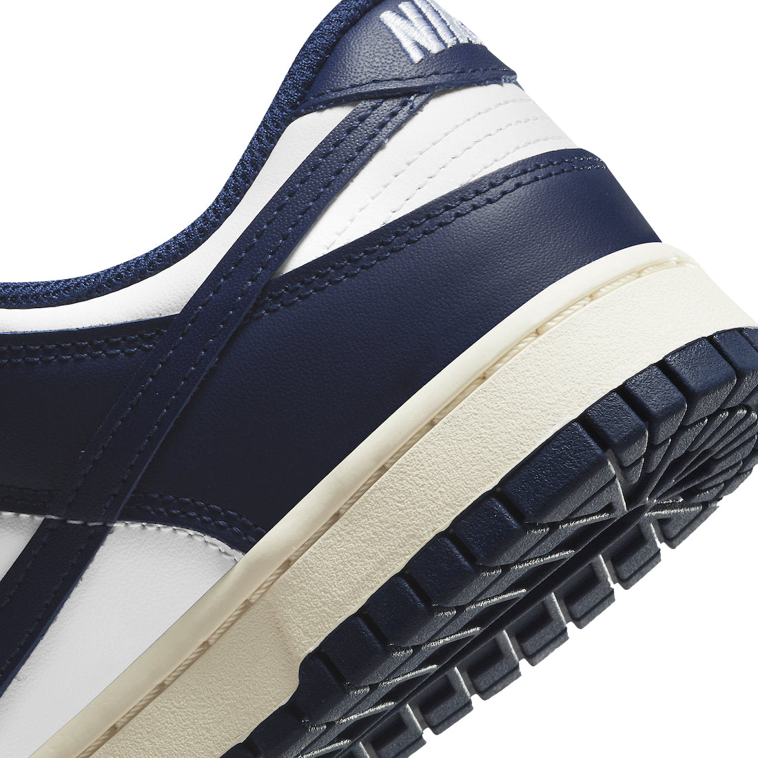 Nike Dunk Low Vintage Navy (WMNS)