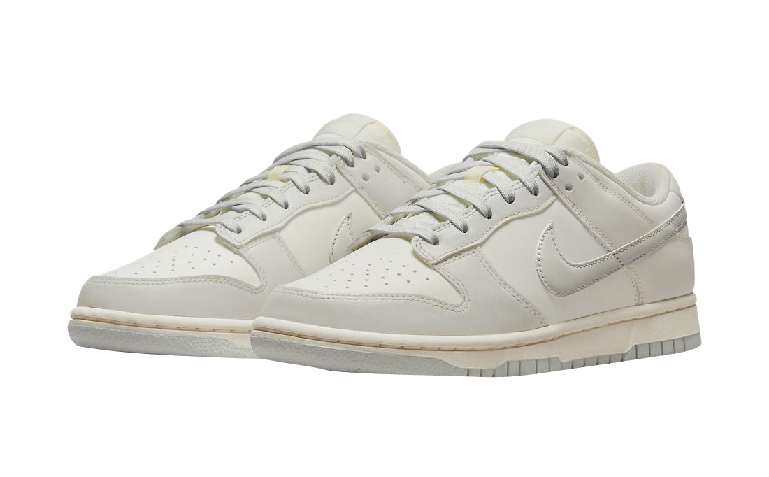 Nike Dunk Low Light Bone (WMNS)