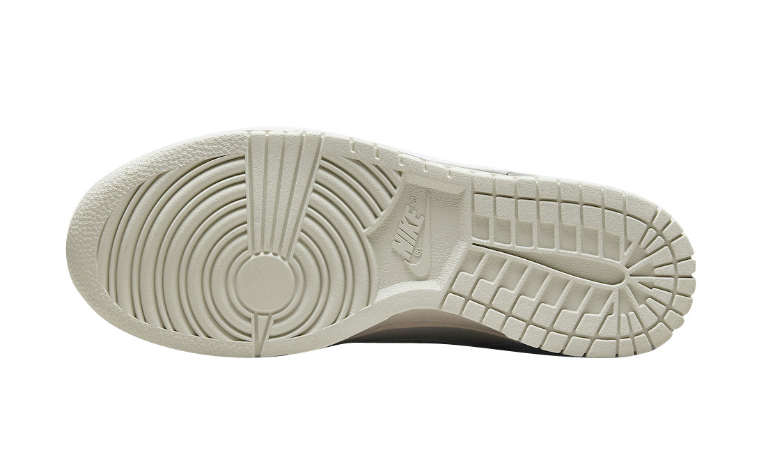 Nike Dunk Low Light Bone (WMNS)