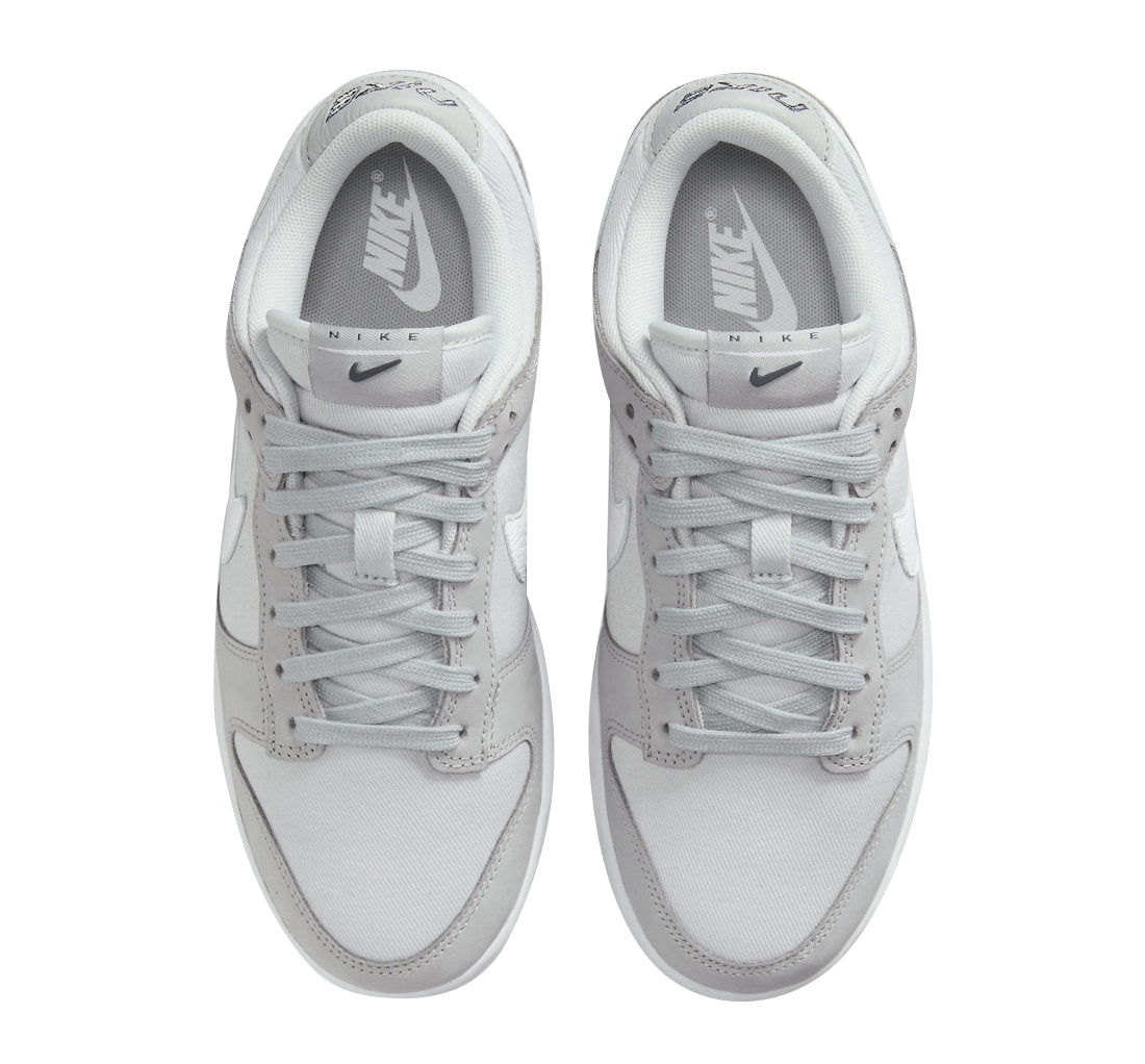 Nike Dunk Low Light Smoke Grey (WMNS)